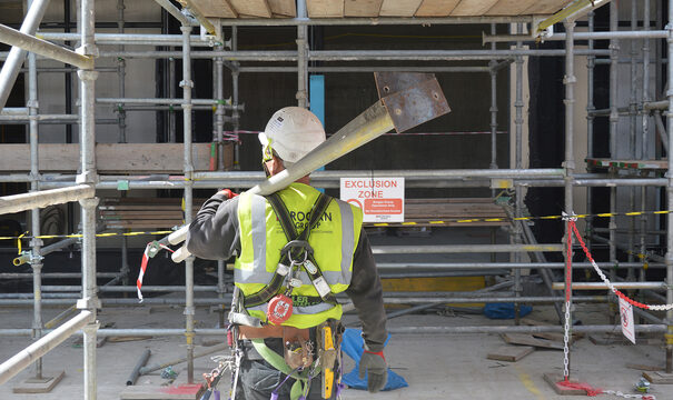 large scaffolding contractor